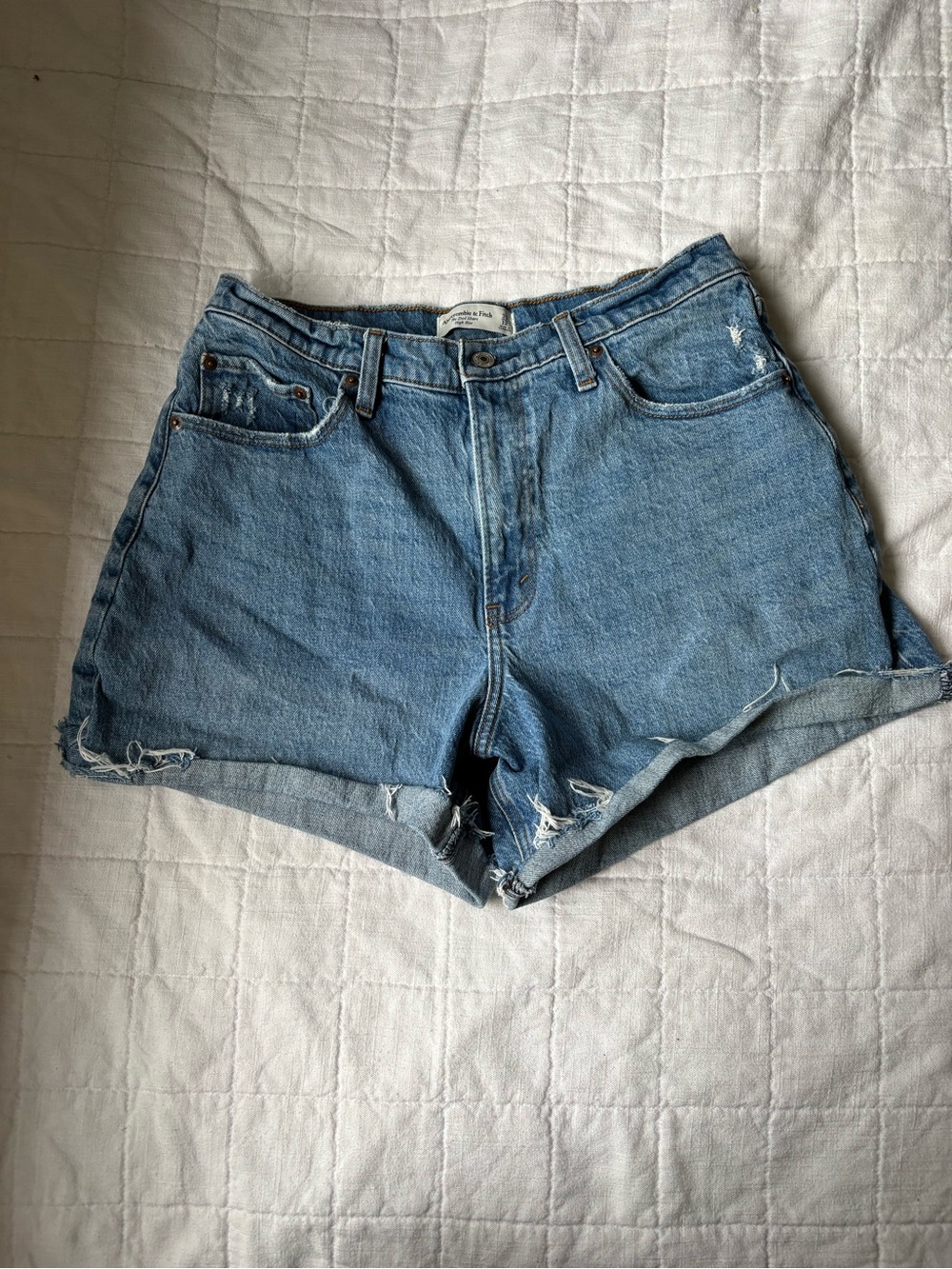 Abercrombie The Dad Short High Rise Blue Jean Shorts Women’s 31 / 12
